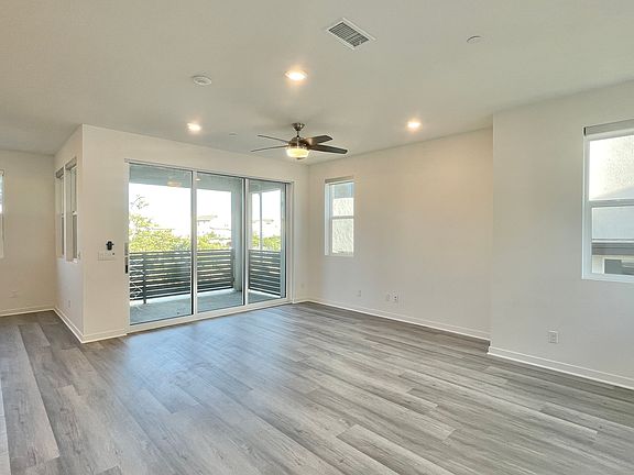 5th image of 10537 Derella Way