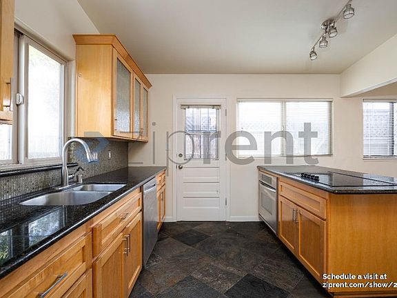 5th image of 8572 Fireside Ave