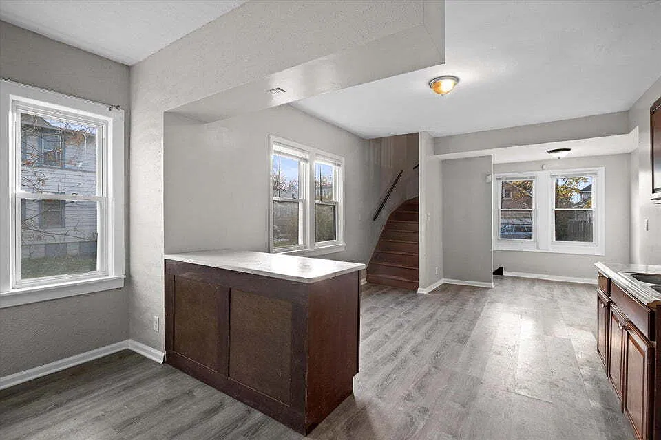 4 bed, 1.0 bath, 1500 sqft, $1,800 — Photo 4