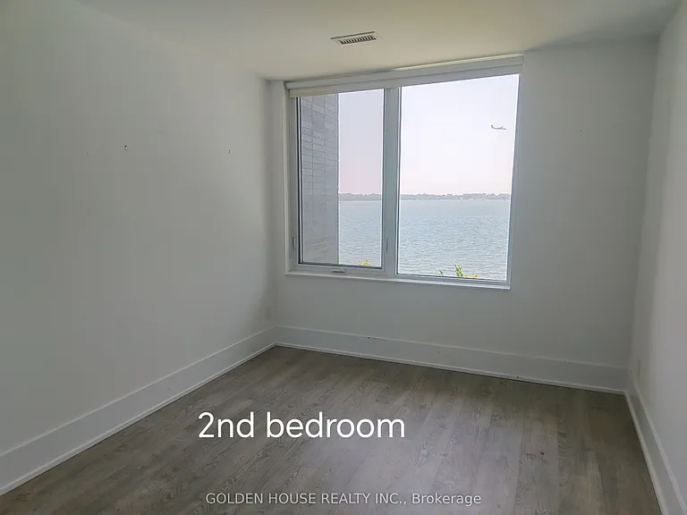 1 Edgewater Dr #515 — Photo 7