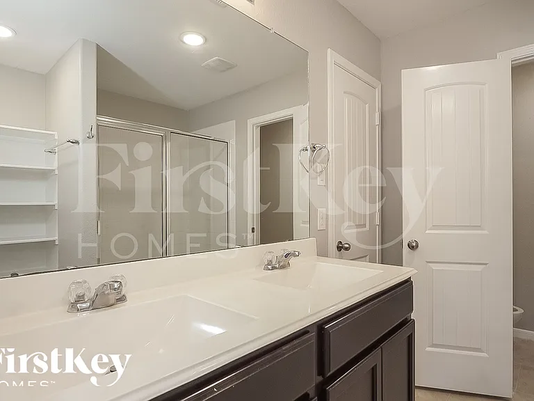 29018 Innes Park Pl — Photo 16