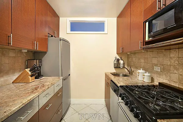 Sold by Town Residential | media 25