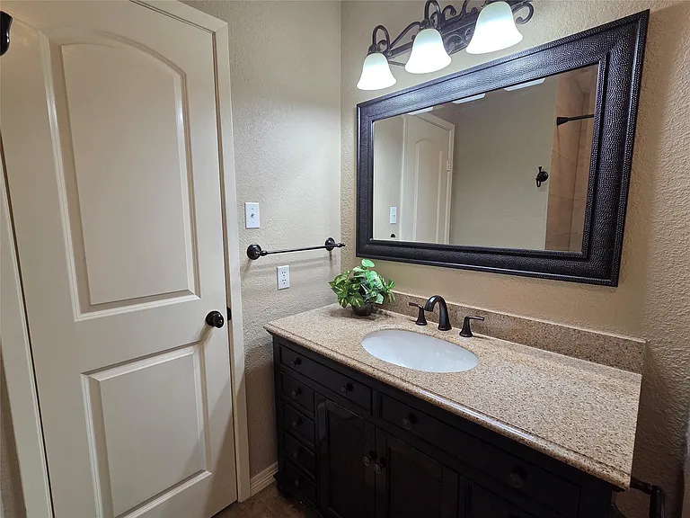 4203 Spinks Creek Ln — Photo 8