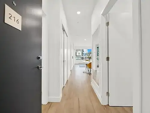 1 bed, 1.0 bath, $2,325 — Photo 2