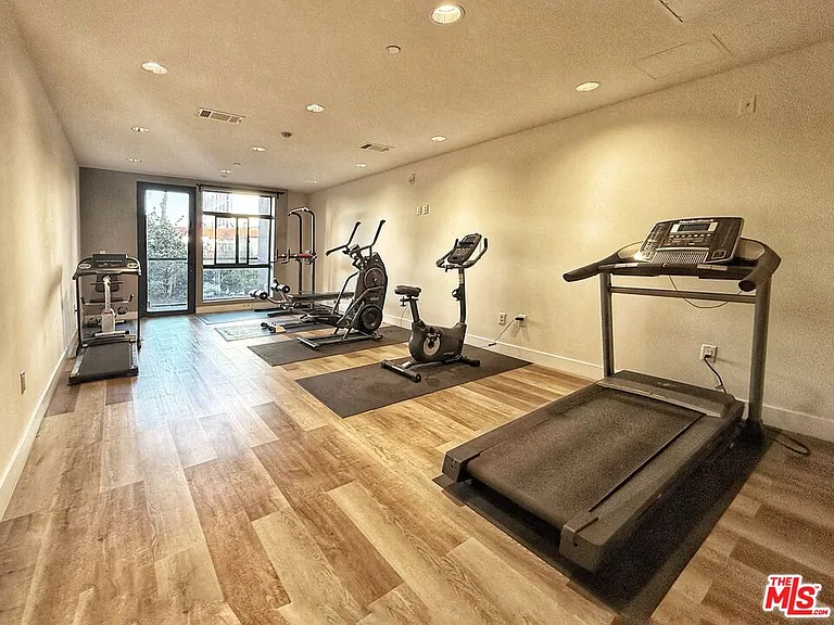723 S Saint Andrews Pl #507 — Photo 29