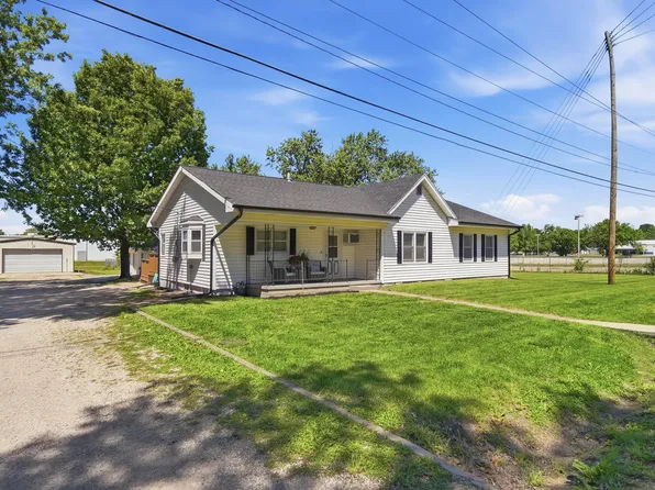 603 S 4th St, Osage City, KS 66523