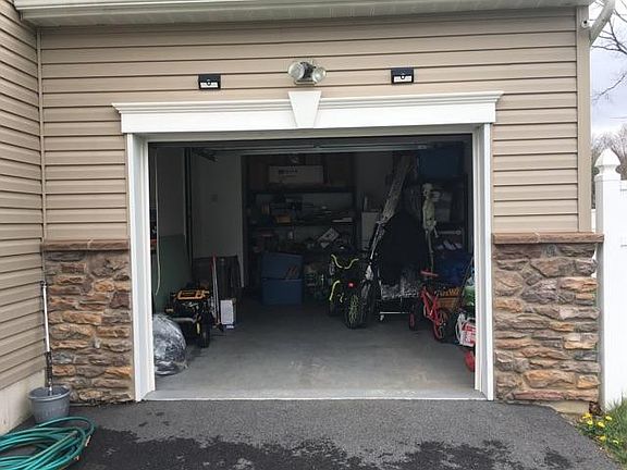 One car garage