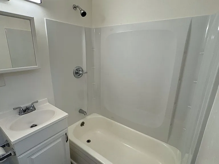 701 9th Ave #8 — Photo 11