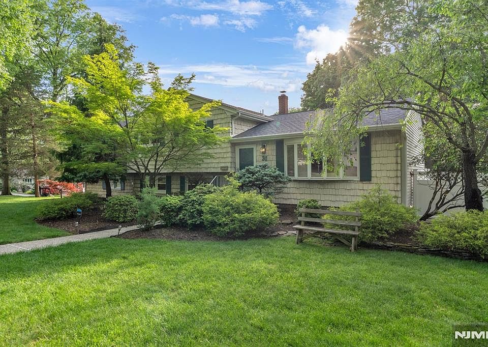 1st image of 31 Monhegan Ave