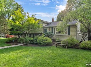 31 Monhegan Ave, Wayne, NJ 07470