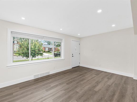 3rd image of 8038 Troost Ave