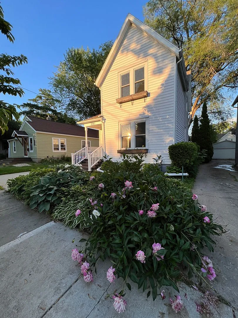 959 Lawrence St — Photo 3