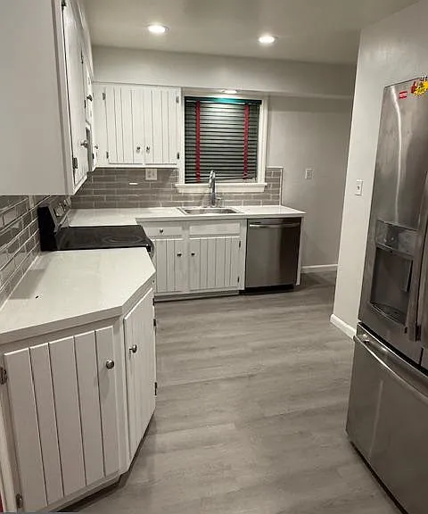 4114 Skyline Dr — Photo 2