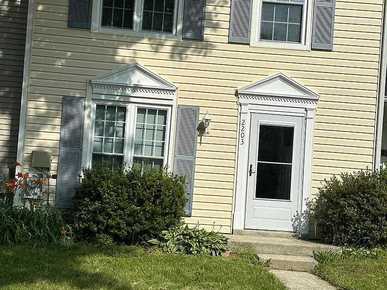 2203 Prince Of Wales Ct — Photo 1