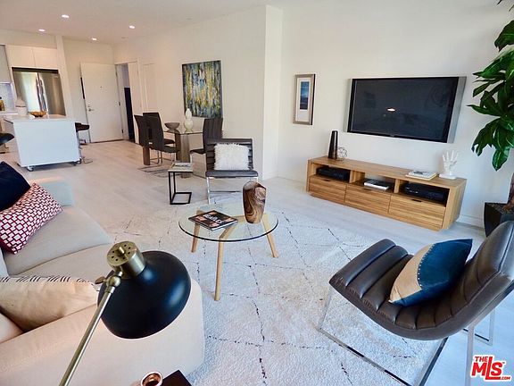 4th image of 1731 S Federal Ave #102