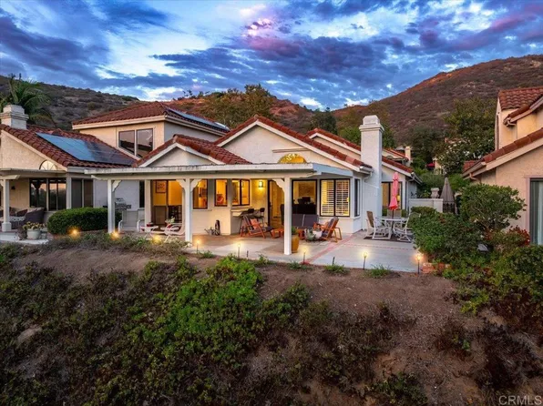 29114 Laurel Valley Dr, Vista, CA 92084