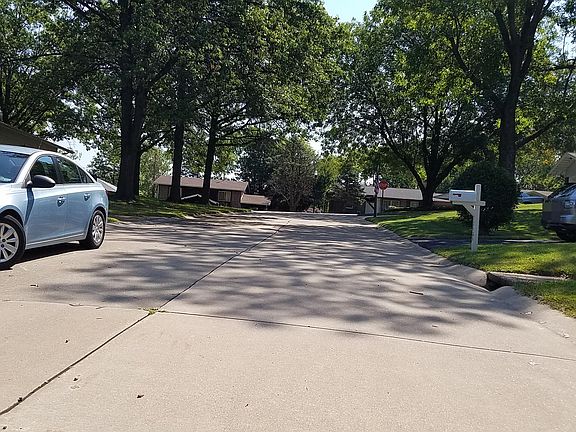 4th image of 12405 Leigh Ln