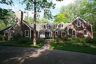 1st image of 585 Laurie Ln
