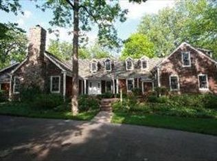 585 Laurie Ln, Northfield, IL 60093