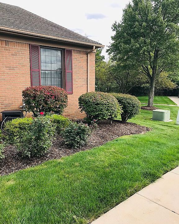 2nd image of 38863 Country Cir #1