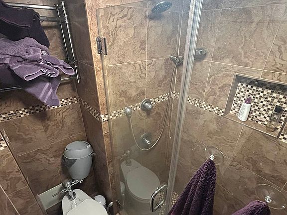 2nd image of 304 E 41st St APT 402A