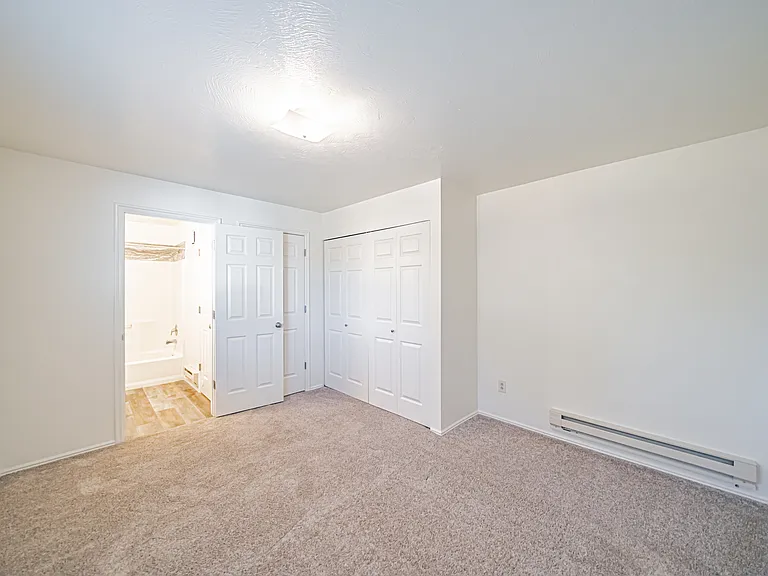 2022 W Broadway St #2022 — Photo 14