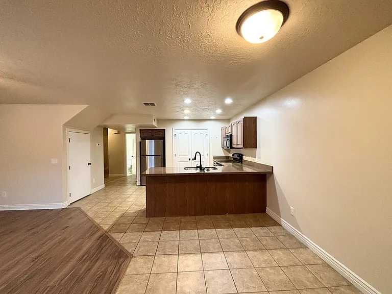 1014 W Village River Ln — Photo 3