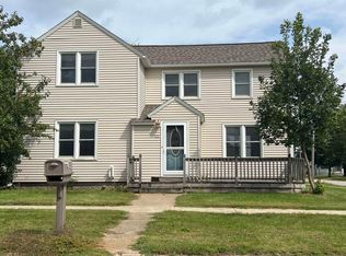 122 S Walnut Ave, New Hampton, IA 50659