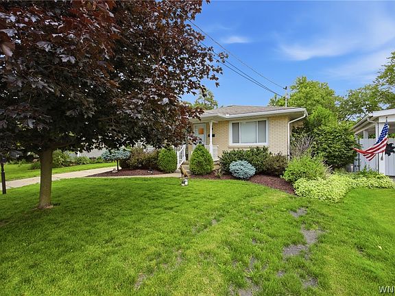 3rd image of 5051 Bradley Ln