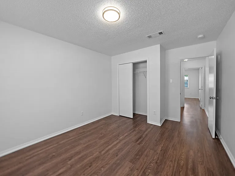 2910 Chisolm Trl — Photo 7