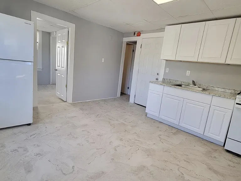 50 Olive St #2N — Photo 3