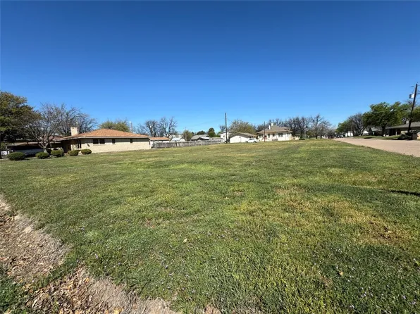 700 N 3rd St, Haskell, TX 79521