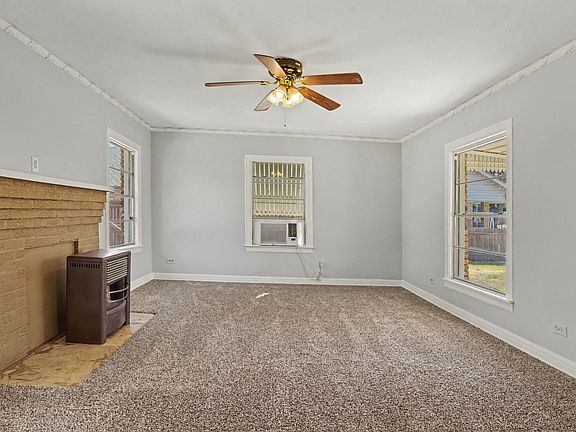 3rd image of 10609 Seagoville Rd