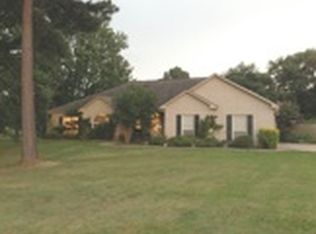 817 Deerwood Ln, Nashville, AR 71852