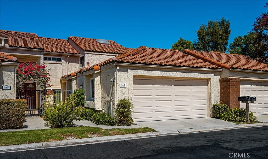 3 bed, 2134 sqft, $4,950 — Photo 4