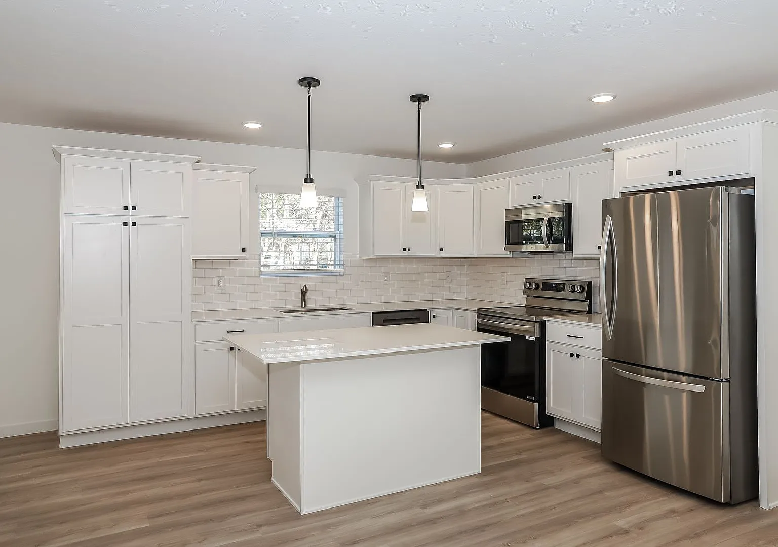 New Construction - Move-In Special: Get October FREE! Move In by September 30th to receive FREE r... — Photo 4