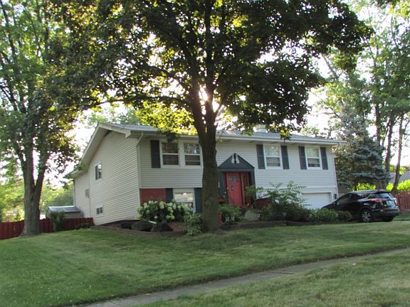 3rd image of 21W000 Marlborough Ln