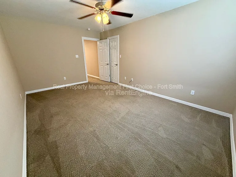 6605 Leightyn Ln — Photo 13