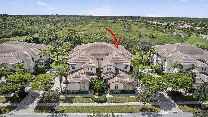 3 bed, 3.5 bath, 2793 sqft, $10,000 — Photo 3