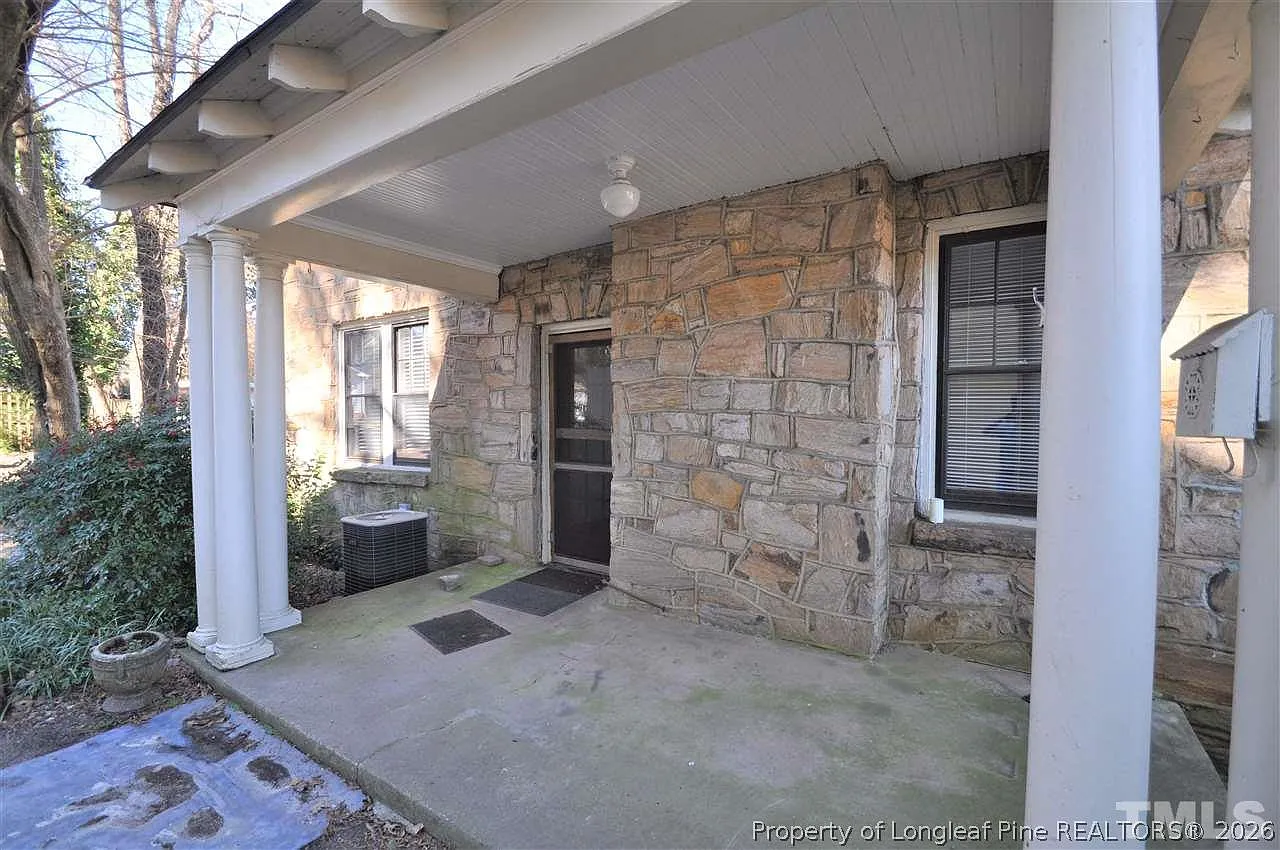 3 bed, 2.0 bath, $1,895 — Photo 2