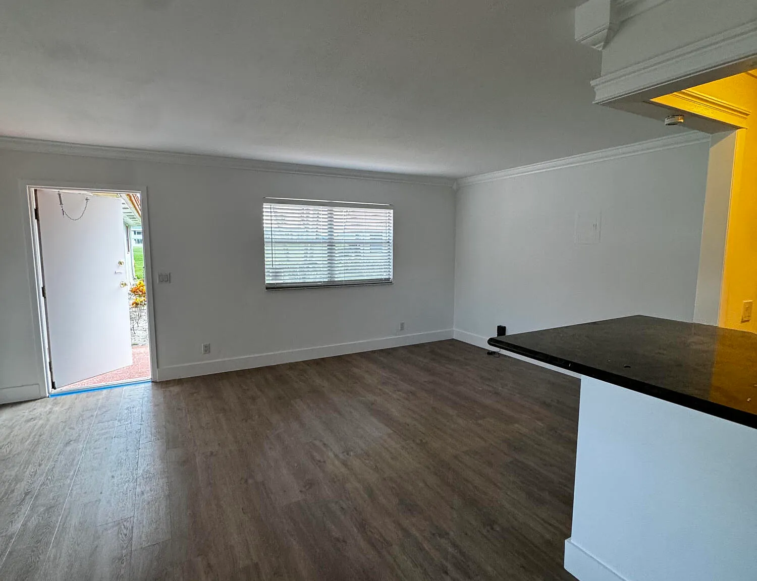 1 bed, 1.5 bath, 720 sqft, $1,600 — Photo 3