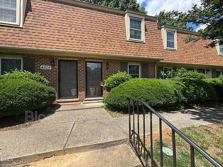 4808 Blue Bird Ct #D — Photo 57
