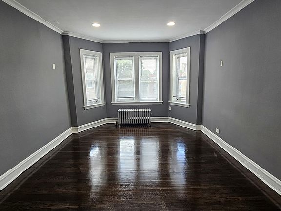 2nd image of 6545 N Francisco Ave APT 3A