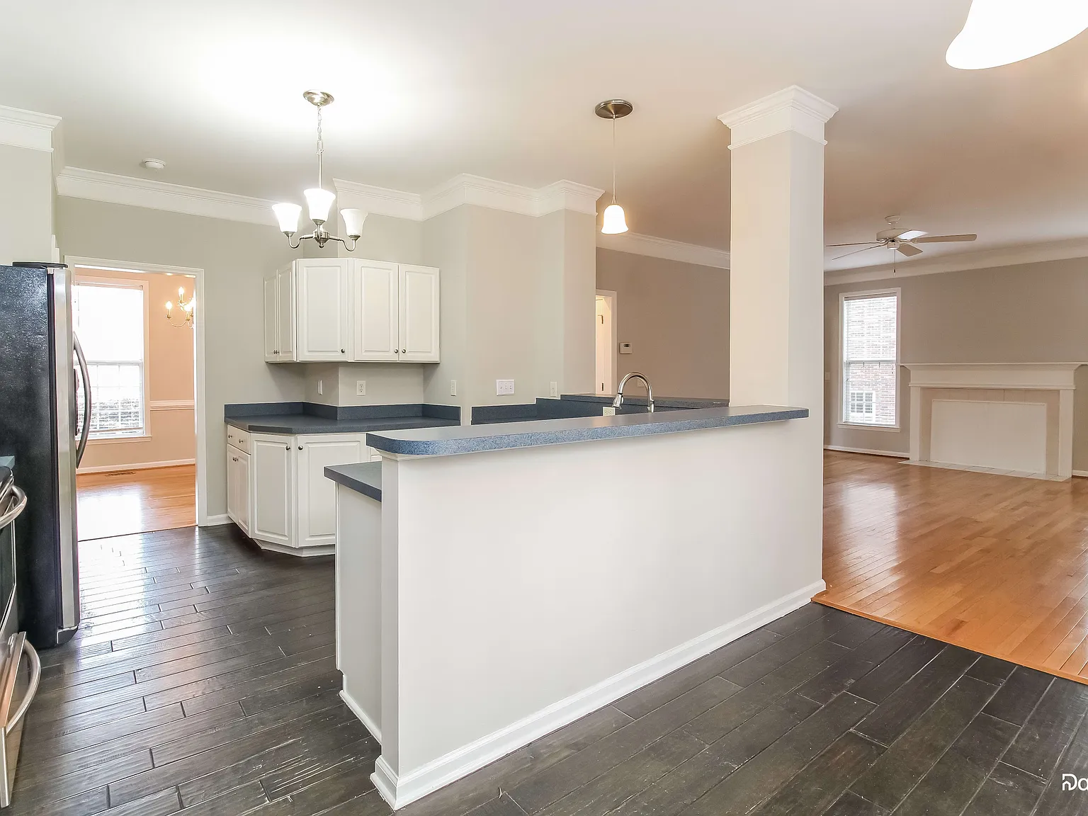 4 bed, 2.5 bath, 2500 sqft, $2,700 — Photo 2