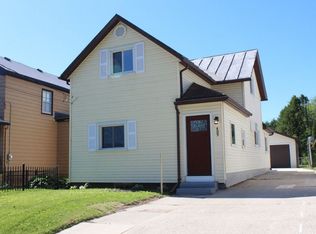 409 Park St, Manitowoc, WI 54220