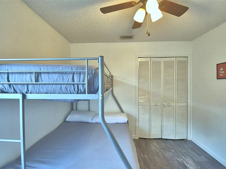 2935 Dickens Cir — Photo 30