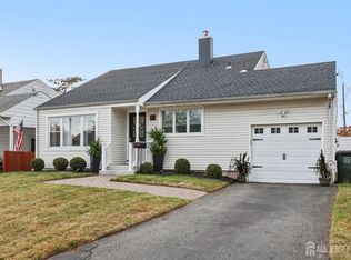 3 McKinley Ave, Colonia, NJ 07067