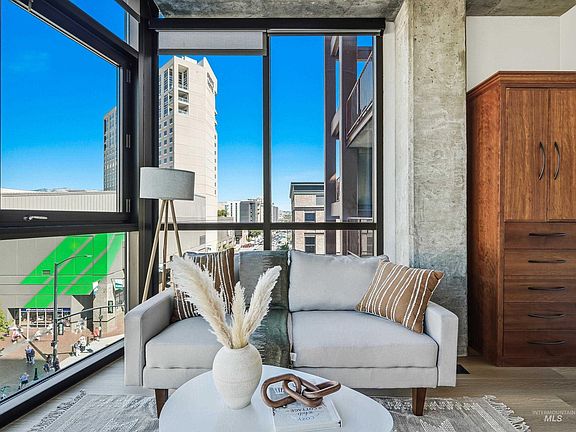 4th image of 851 Front St #501