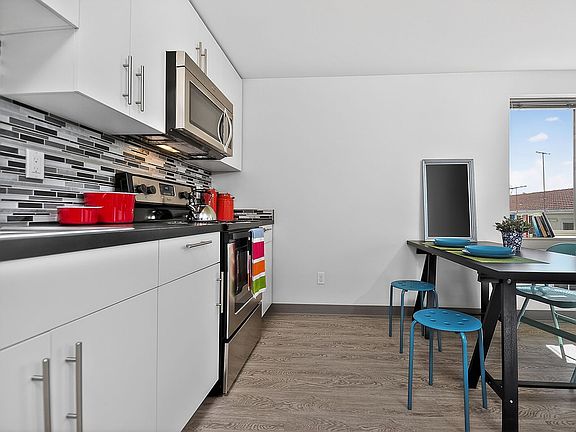 4th image of 1123 N 92nd St #4