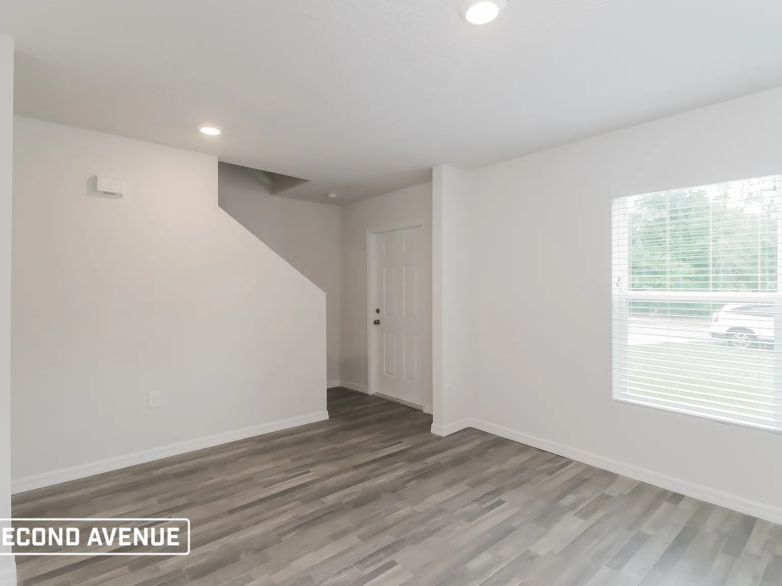 4 bed, 2.5 bath, 2054 sqft, $1,795 — Photo 3